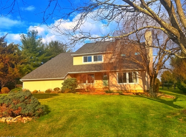 property at 592 Cabot Hill Rd