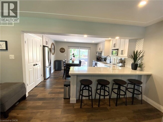 26 Kenneth Ave in Kitchener, ON - Building Photo - Building Photo