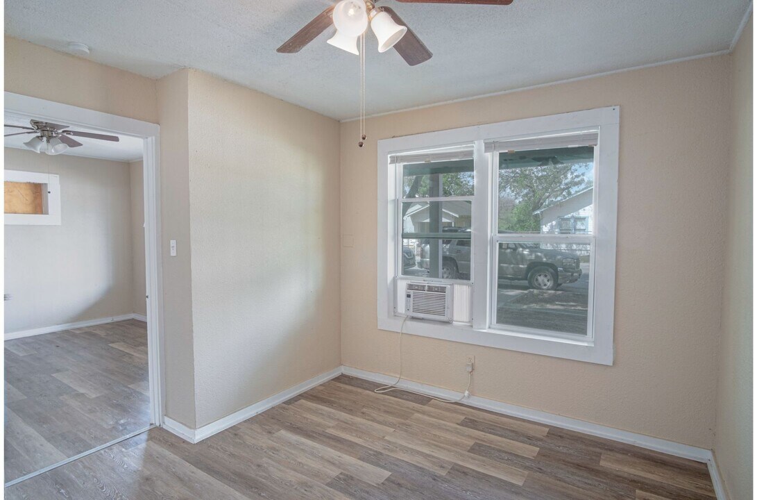 342 Vine St in San Antonio, TX - Building Photo