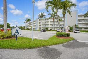 4014 Yarmouth E, Unit A in Boca Raton, FL - Building Photo