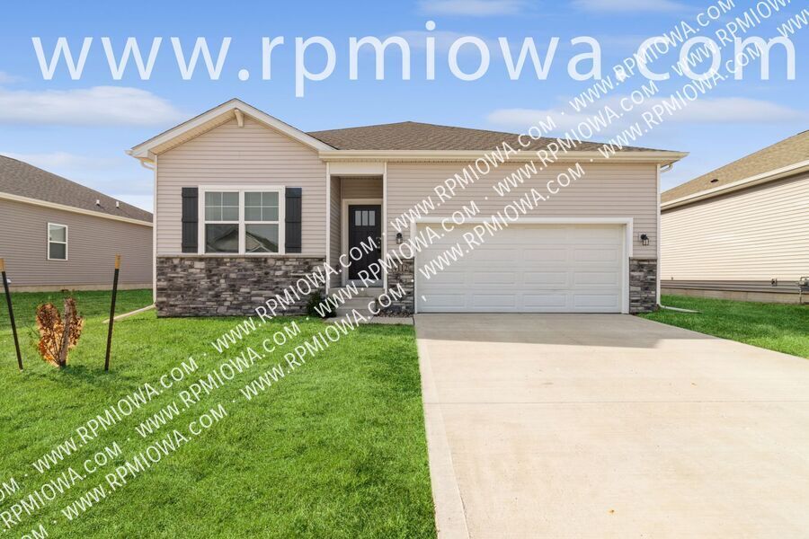 4112 NW Linwood Dr in Ankeny, IA - Building Photo