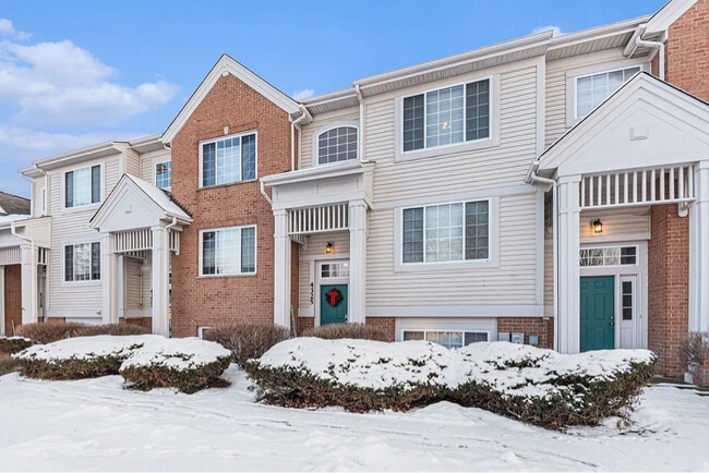 4325 Savoy Ln in McHenry, IL - Building Photo - Building Photo