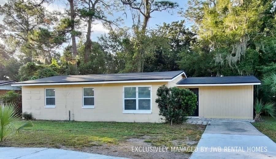 3756 Clyde Dr in Jacksonville, FL - Building Photo