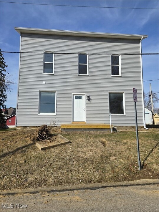 231 Mulberry St-Unit -Front in Wooster, OH - Building Photo