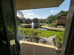 8955 Wiles Rd in Coral Springs, FL - Building Photo - Building Photo