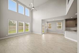 18227 Windy Knl Wy in Houston, TX - Building Photo - Building Photo