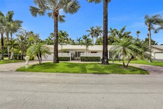 9744 SW 124th Terrace in Miami, FL - Foto de edificio - Building Photo