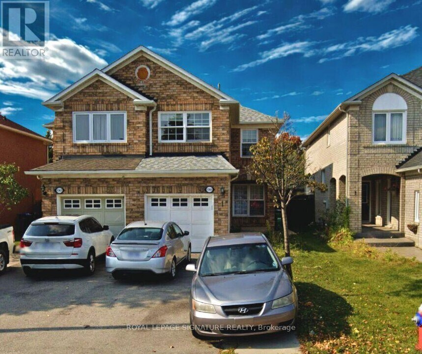 1360 Quest Cir in Mississauga, ON - Building Photo