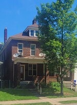 116 E Hudson St in Columbus, OH - Building Photo