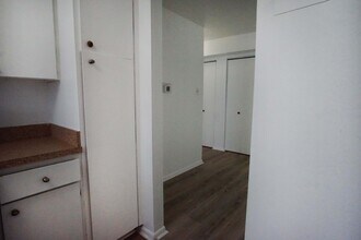 11402 Cherry Hill Rd in Beltsville, MD - Foto de edificio - Building Photo