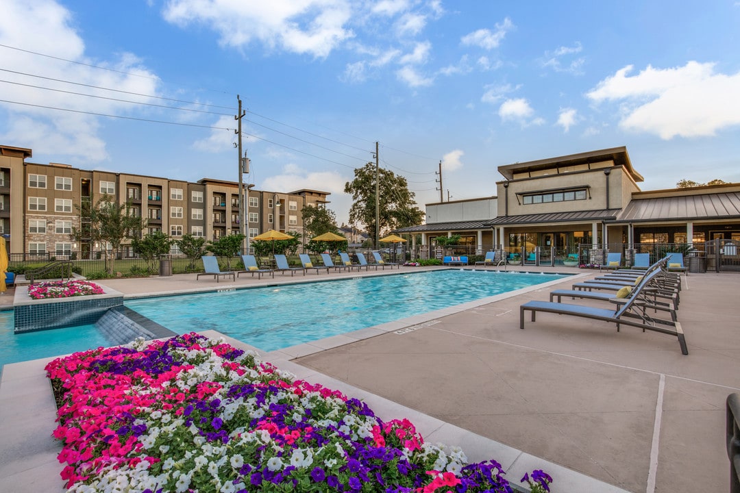 Highpoint at Cypresswood in Houston, TX - Building Photo