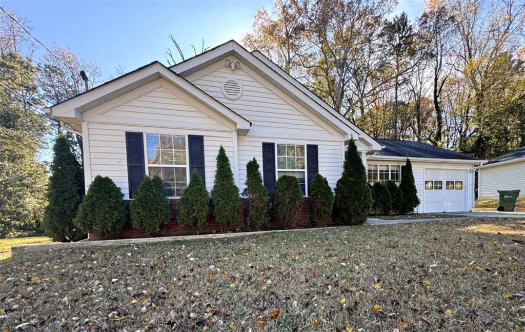 2119 Briar Glen Ln SW in Atlanta, GA - Building Photo