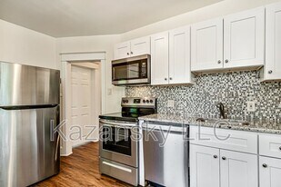 2477 Brookdale Ave in Roslyn, PA - Building Photo
