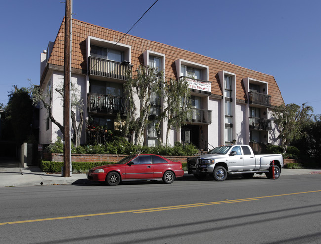 Villa Toluca in North Hollywood, CA - Building Photo - Building Photo