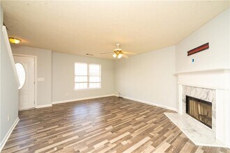811 Sugar Oak Ln in Lawrenceville, GA - Building Photo - Building Photo