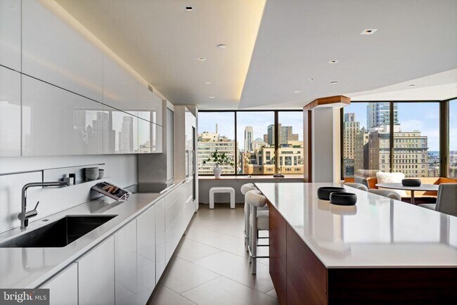 202 W Rittenhouse Square in Philadelphia, PA - Building Photo - Building Photo