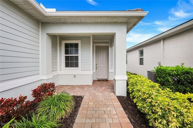 16717 Seasons Coast Dr in Bonita Springs, FL - Building Photo - Building Photo