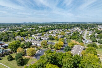 Hunters Creek in Lebanon, TN - Foto de edificio - Building Photo