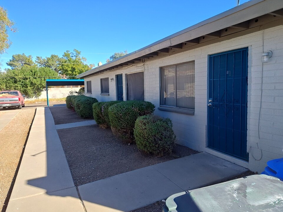 1340 E Vista Ave, Unit 4 in Phoenix, AZ - Building Photo