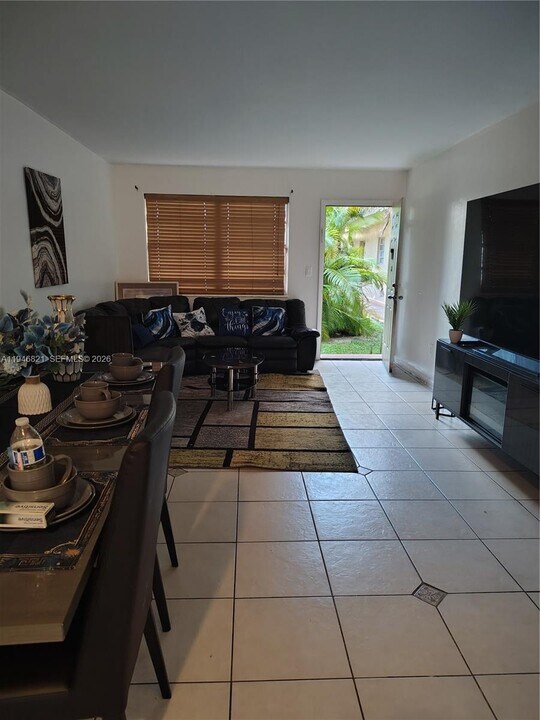 1350 NE 119th St in North Miami, FL - Building Photo