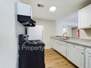 5722 Norton Ave in Kansas City, MO - Foto de edificio - Building Photo