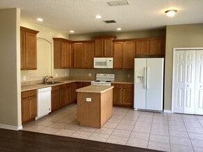 1419 Hunterman Ln in Winter Garden, FL - Foto de edificio - Building Photo