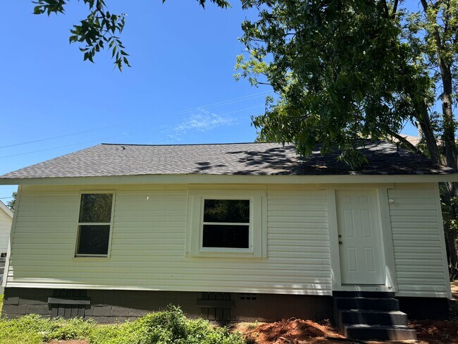 1107 Myrtle St SW in Gainesville, GA - Building Photo - Building Photo