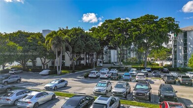 1350 River Reach Dr in Fort Lauderdale, FL - Building Photo - Building Photo