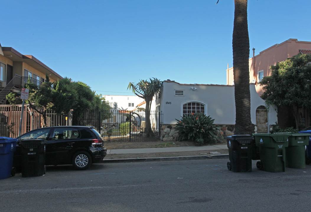 1845 New Hampshire Ave in Los Angeles, CA - Building Photo