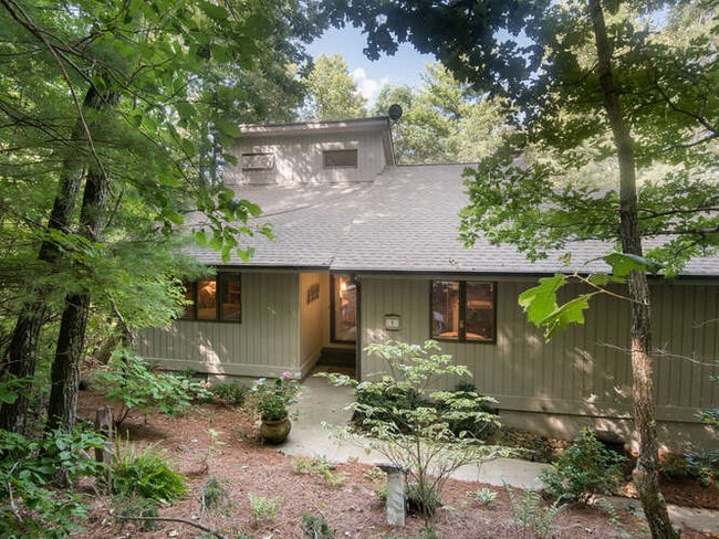 1 Azalea Rd in Asheville, NC - Building Photo - Building Photo