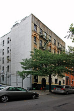 131-133 Henry St in New York, NY - Building Photo - Building Photo