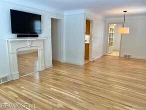 4516 Robinwood Ave in Royal Oak, MI - Foto de edificio - Building Photo