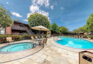 23306 Marigold Ave, Unit W104 in Torrance, CA - Foto de edificio - Building Photo