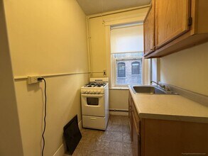 15 Royce Rd, Unit 1 in Boston, MA - Building Photo - Building Photo