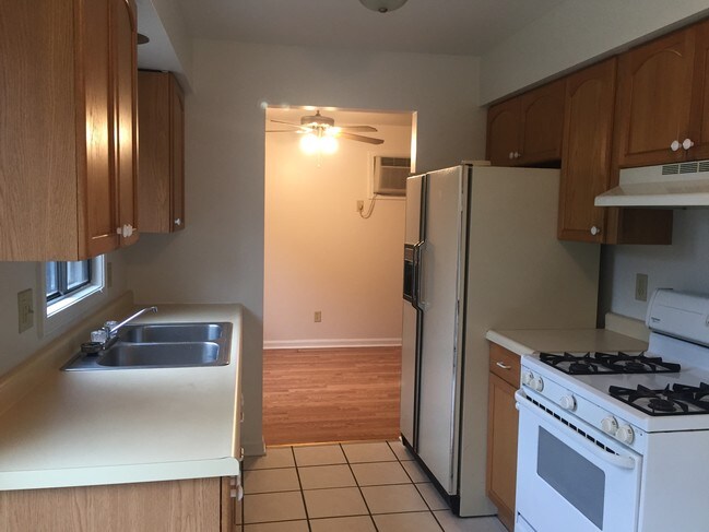 8163 Ralston Ct in Crown Point, IN - Building Photo - Building Photo