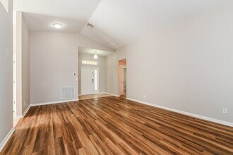 11341 Lake Cypress Loop in Ft. Myers, FL - Building Photo - Building Photo