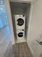 5105-5105 Hurontario St in Mississauga, ON - Building Photo - Building Photo