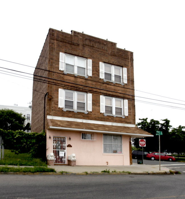 314 1st St in Elizabeth, NJ - Building Photo - Building Photo