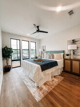 Plaza at Pinnacle Hills in Rogers, AR - Foto de edificio - Building Photo