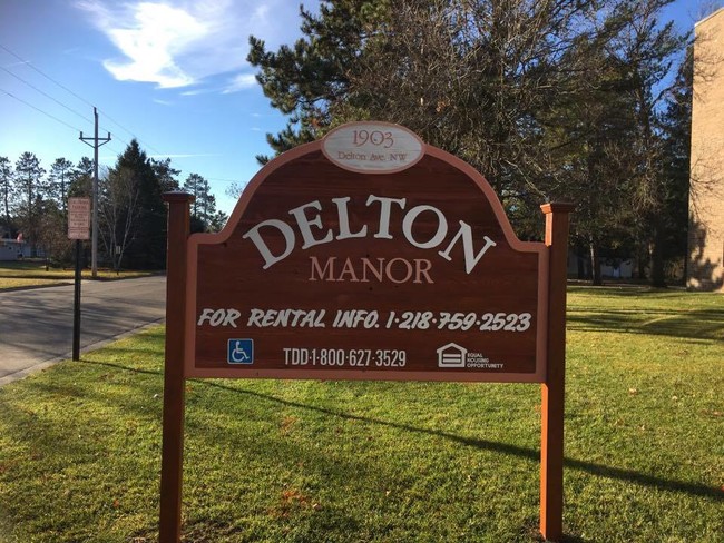 Delton Manor Apartments