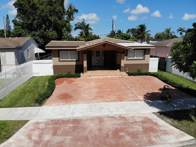 2255 SW 26th St in Miami, FL - Building Photo - Building Photo