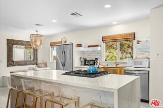 2011 N San Antonio Rd in Palm Springs, CA - Building Photo - Building Photo