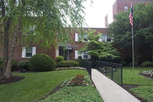 Oak Ridge Apartments