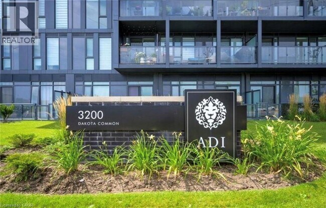 3210 Dakota Cmn in Burlington, ON - Building Photo - Building Photo