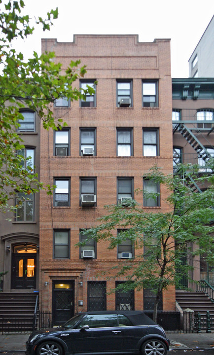 218 E 12th St in New York, NY - Building Photo