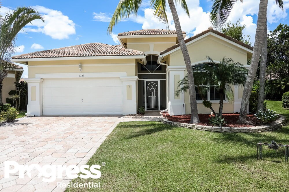 8721 Treasure Cay in West Palm Beach, FL - Foto de edificio