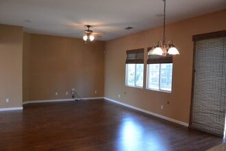 4419 W Prospect Ave in Visalia, CA - Building Photo - Building Photo