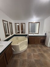 16412 W Bellfort Ave in Sugar Land, TX - Building Photo - Building Photo
