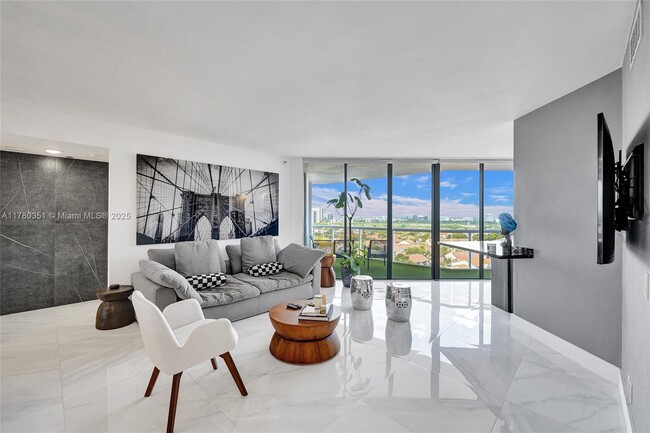 3610 Yacht Club Dr in Aventura, FL - Building Photo - Building Photo