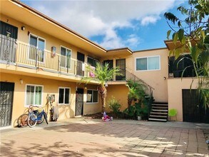 1980 Harbor Ave in Long Beach, CA - Foto de edificio - Building Photo